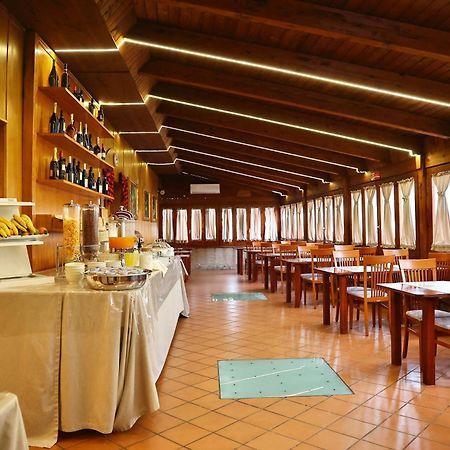 Hotel Max Аверса Экстерьер фото