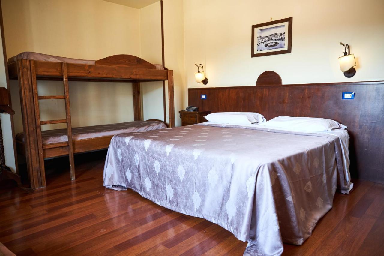 Hotel Max Аверса Экстерьер фото