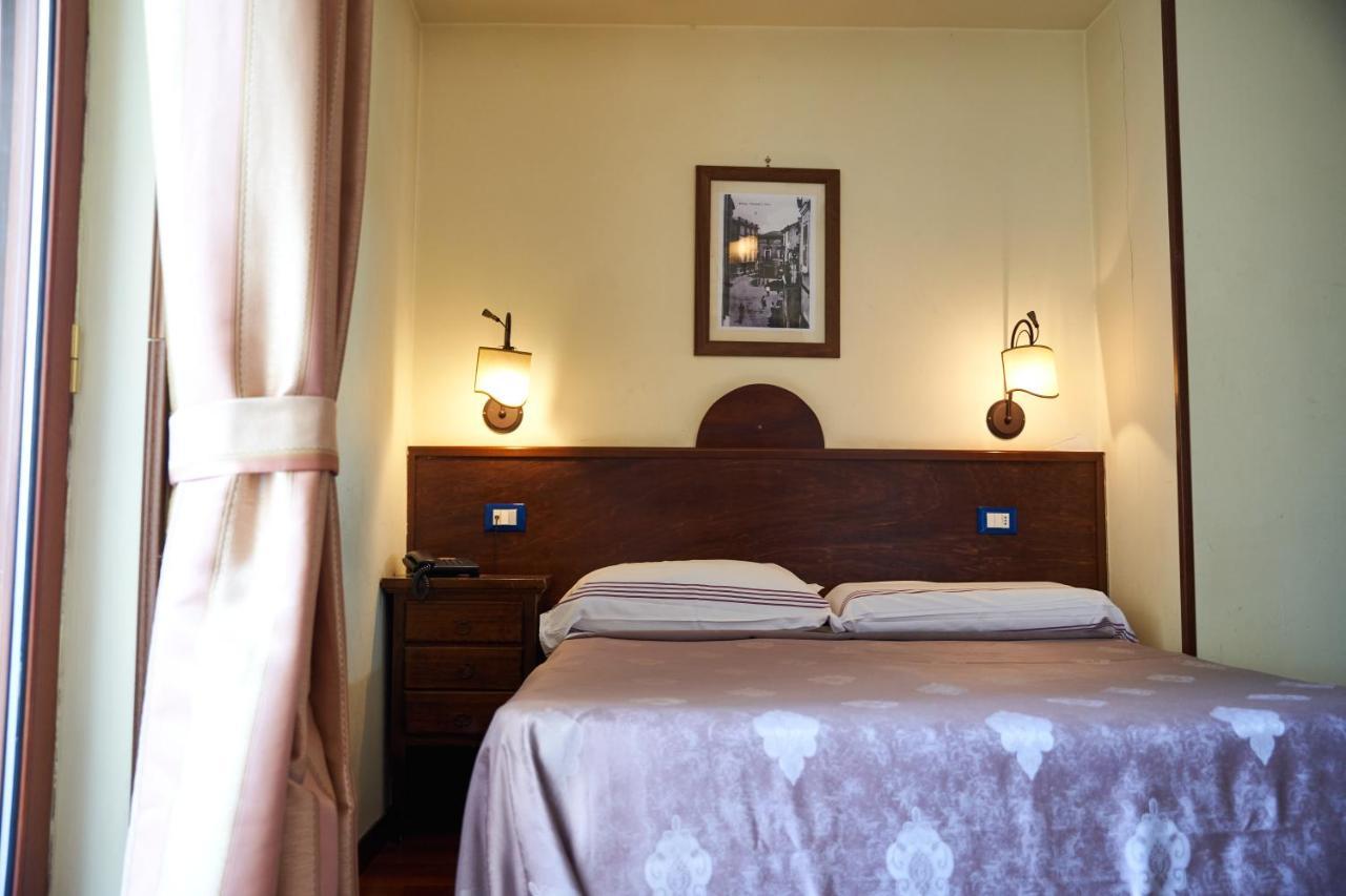 Hotel Max Аверса Экстерьер фото