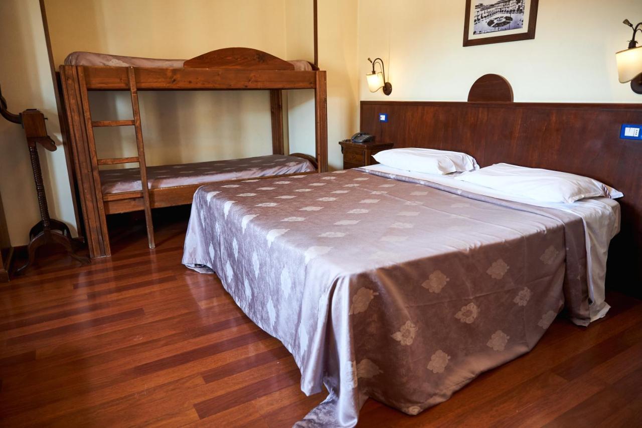 Hotel Max Аверса Экстерьер фото
