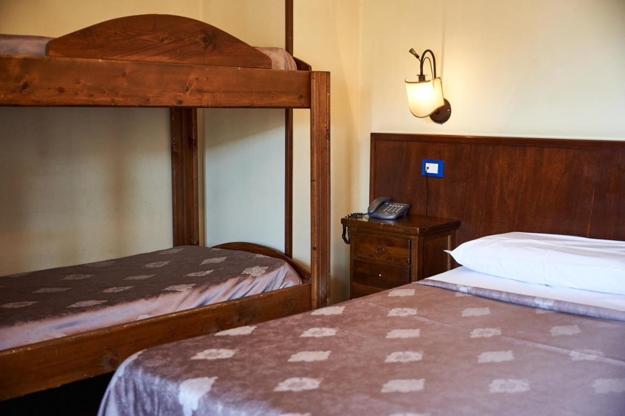Hotel Max Аверса Экстерьер фото