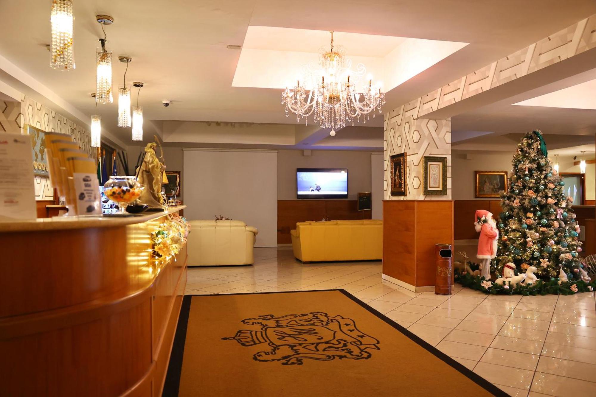Hotel Max Аверса Экстерьер фото