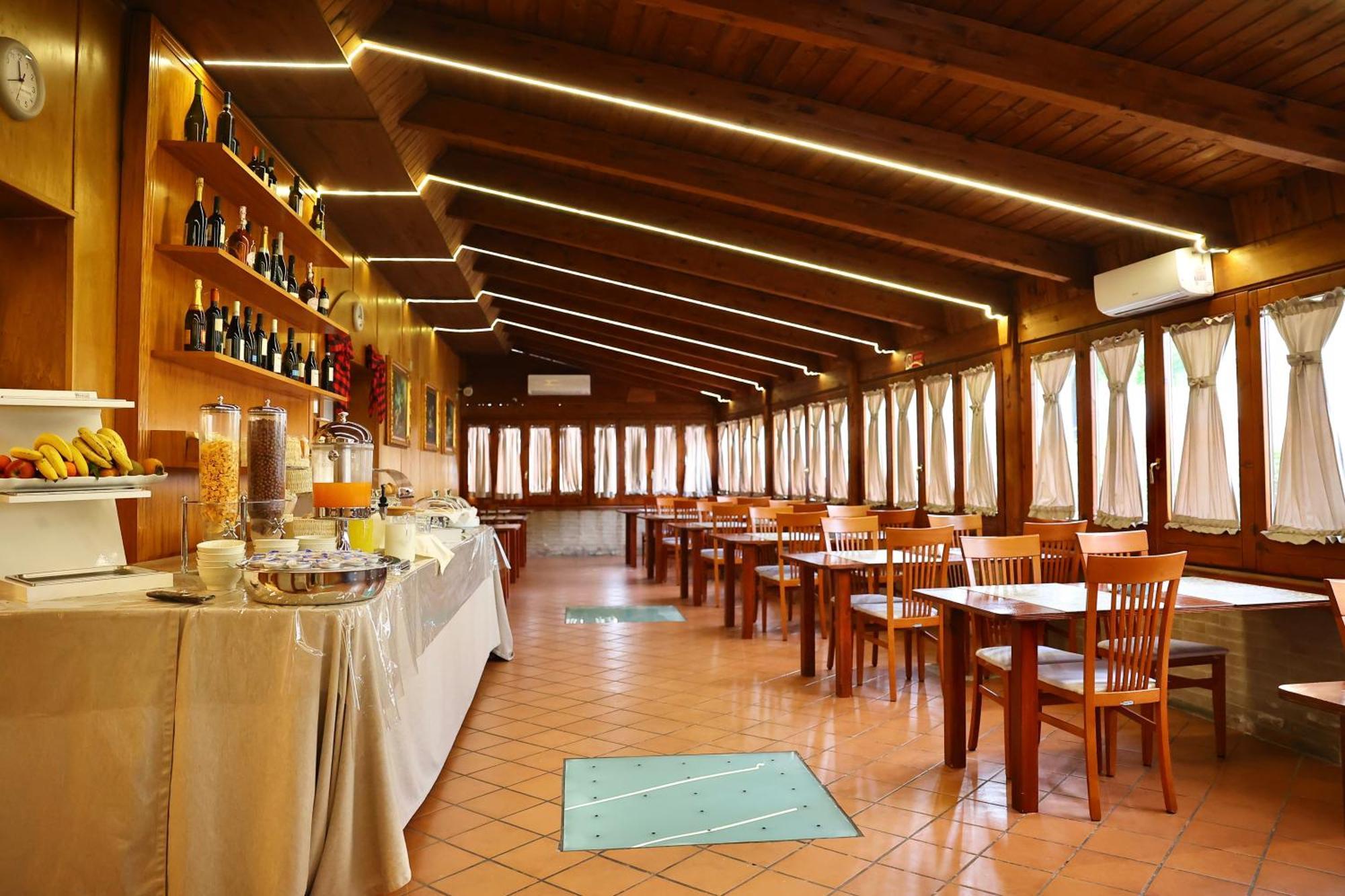 Hotel Max Аверса Экстерьер фото