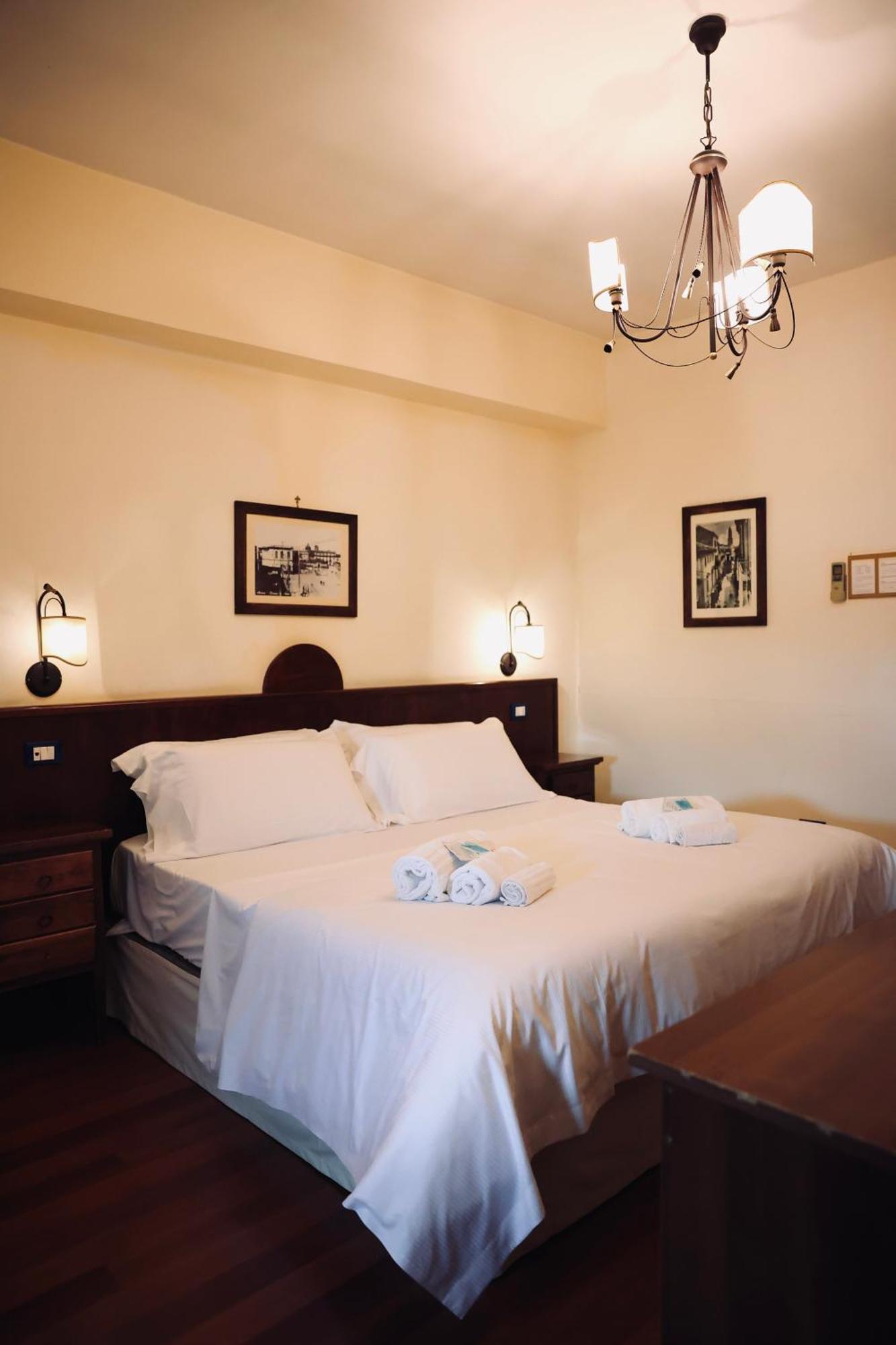 Hotel Max Аверса Экстерьер фото