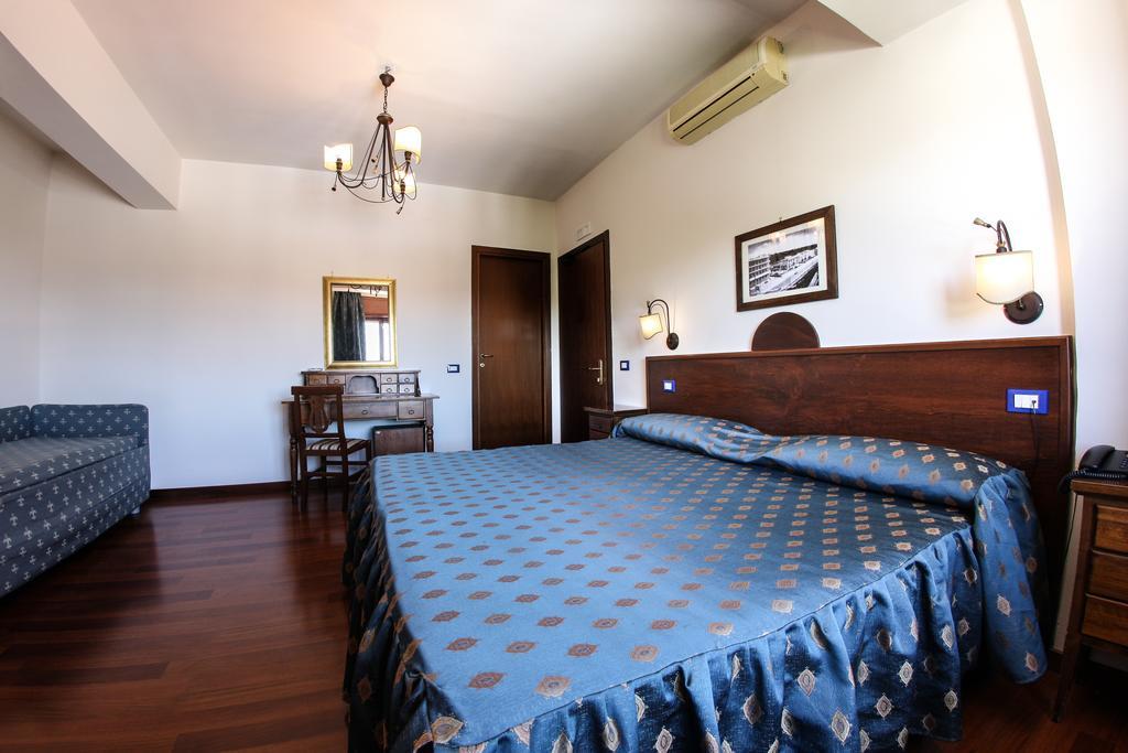 Hotel Max Аверса Экстерьер фото