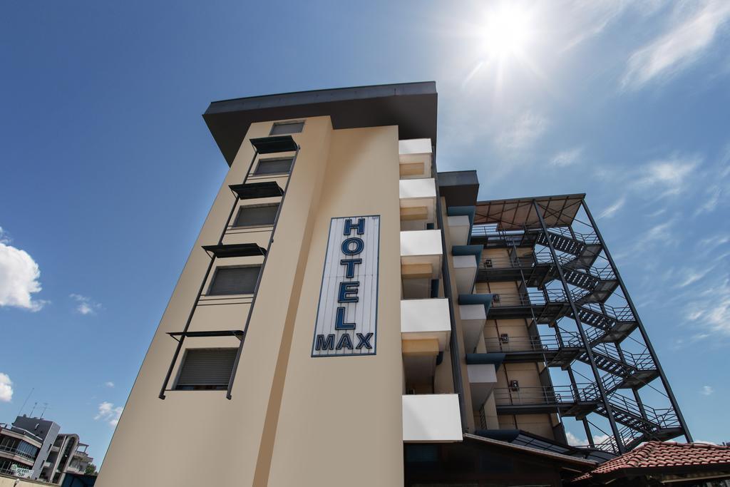 Hotel Max Аверса Экстерьер фото