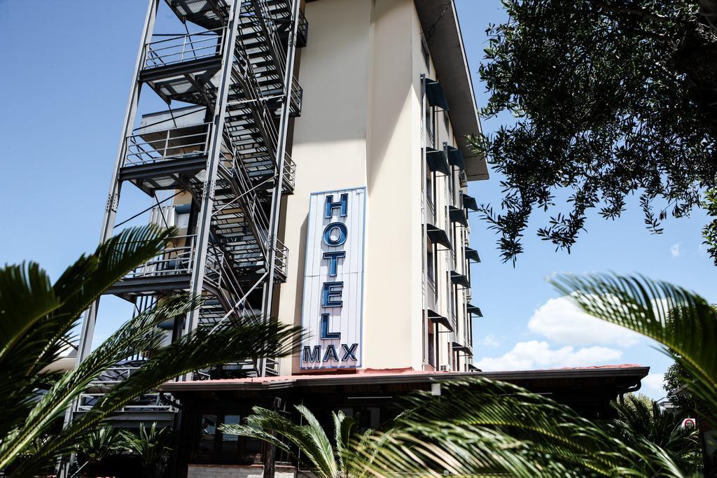 Hotel Max Аверса Экстерьер фото